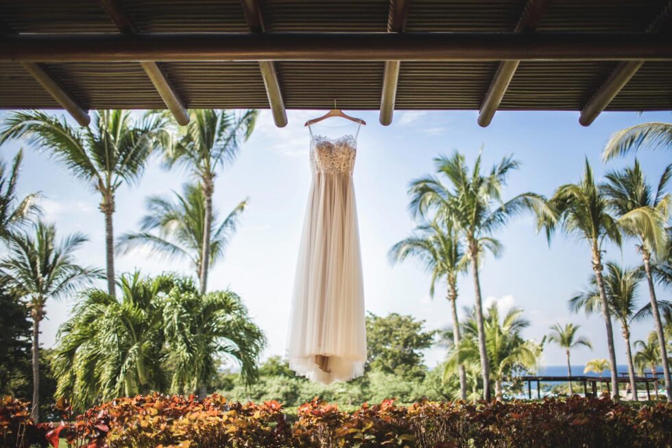 How to Choose a Photo-Friendly Cancun Wedding Dress