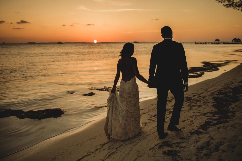 Creating A Contemporary Wedding Album in Mexico