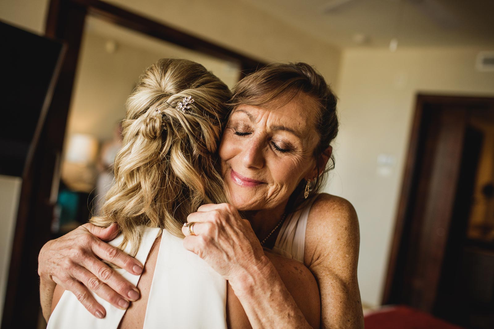 016-wedding-now-jade-getting-ready-mother-bride-emotional