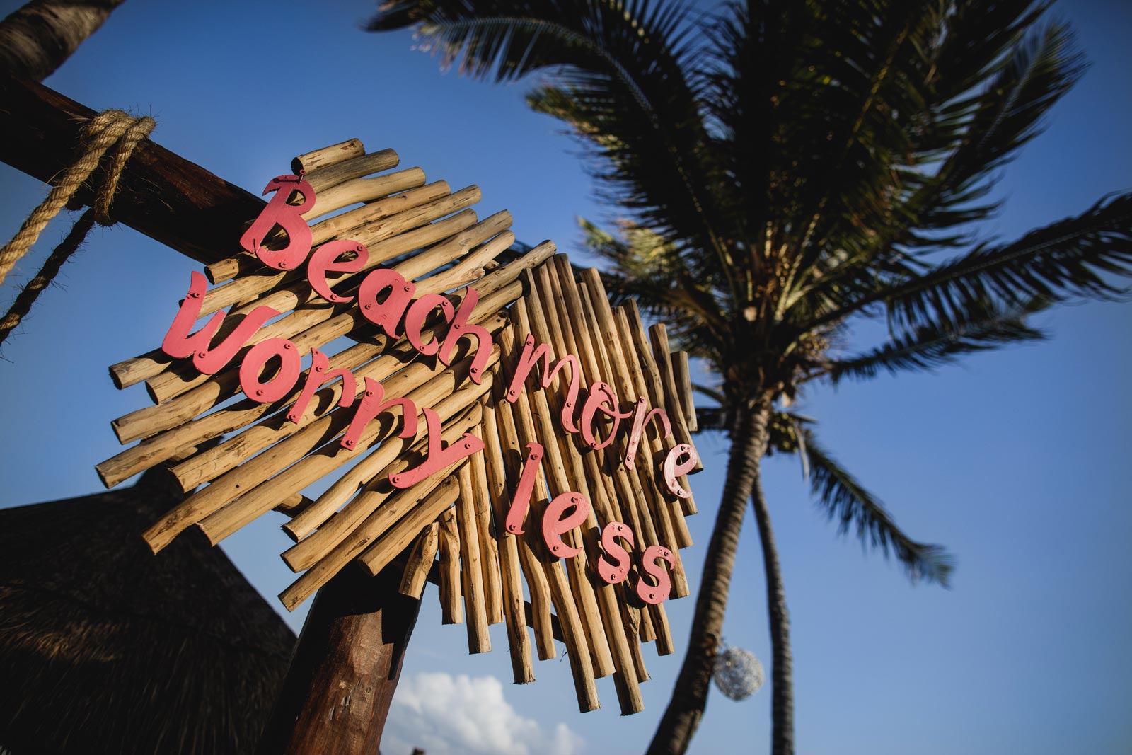 033-wedding-la-zebra-tulum-beach-more-worry-less-sign