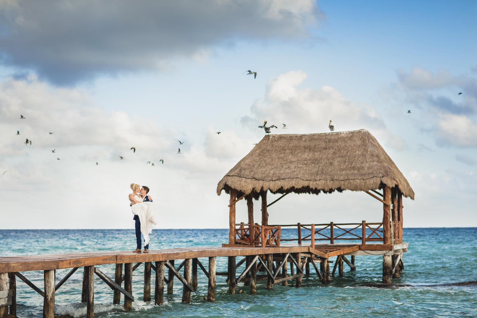 063-wedding-the-fives-azul-beach-bride-groom-photos-pier