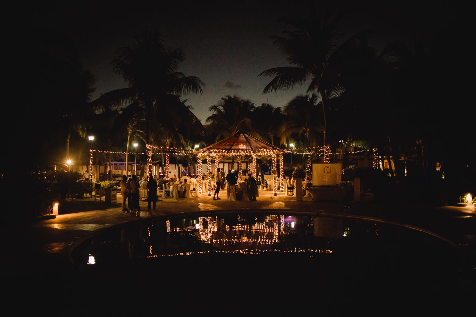 085-wedding-azul-beach-cancun-reception-night-view