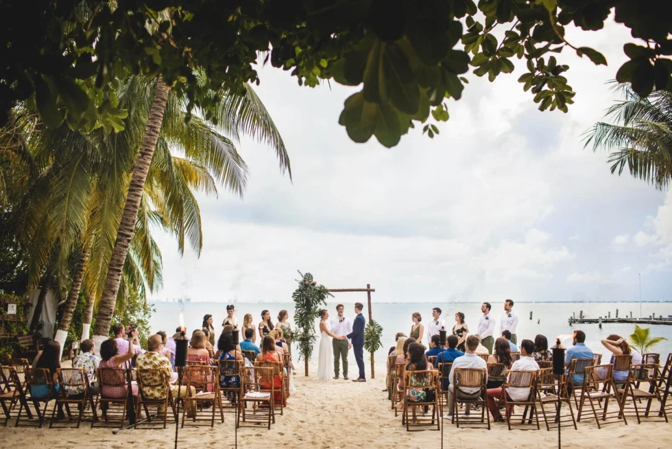Benefits of Having a Destination Wedding: Pros & Cons