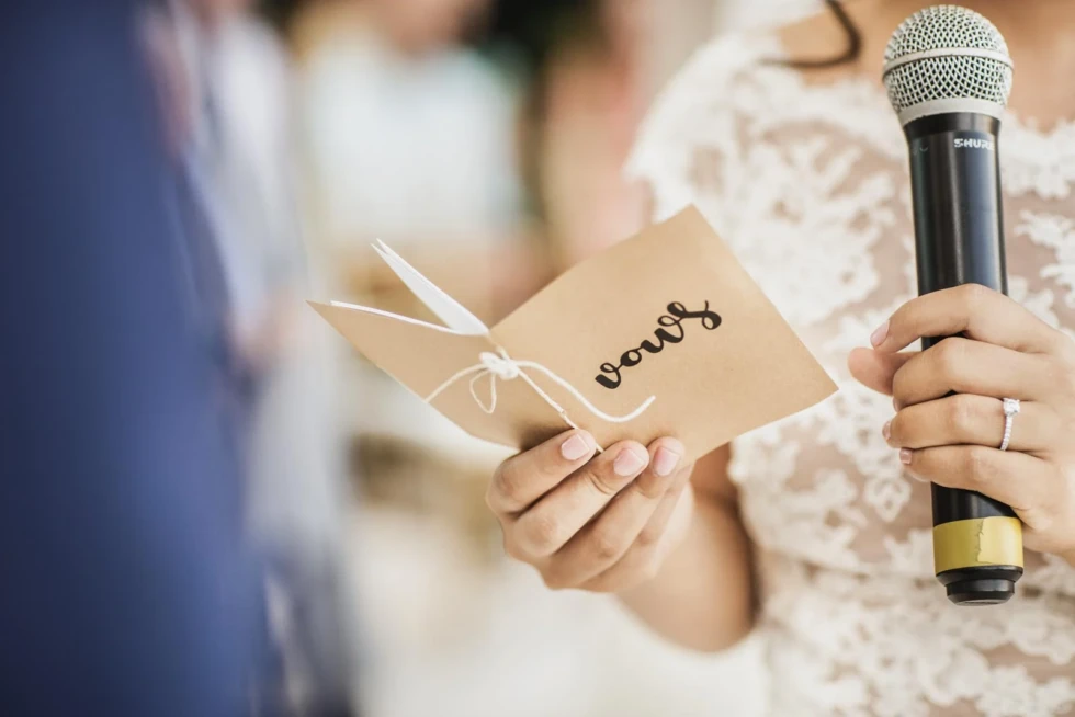 Vow Books: Creative Ways to Photograph Them in Cancun