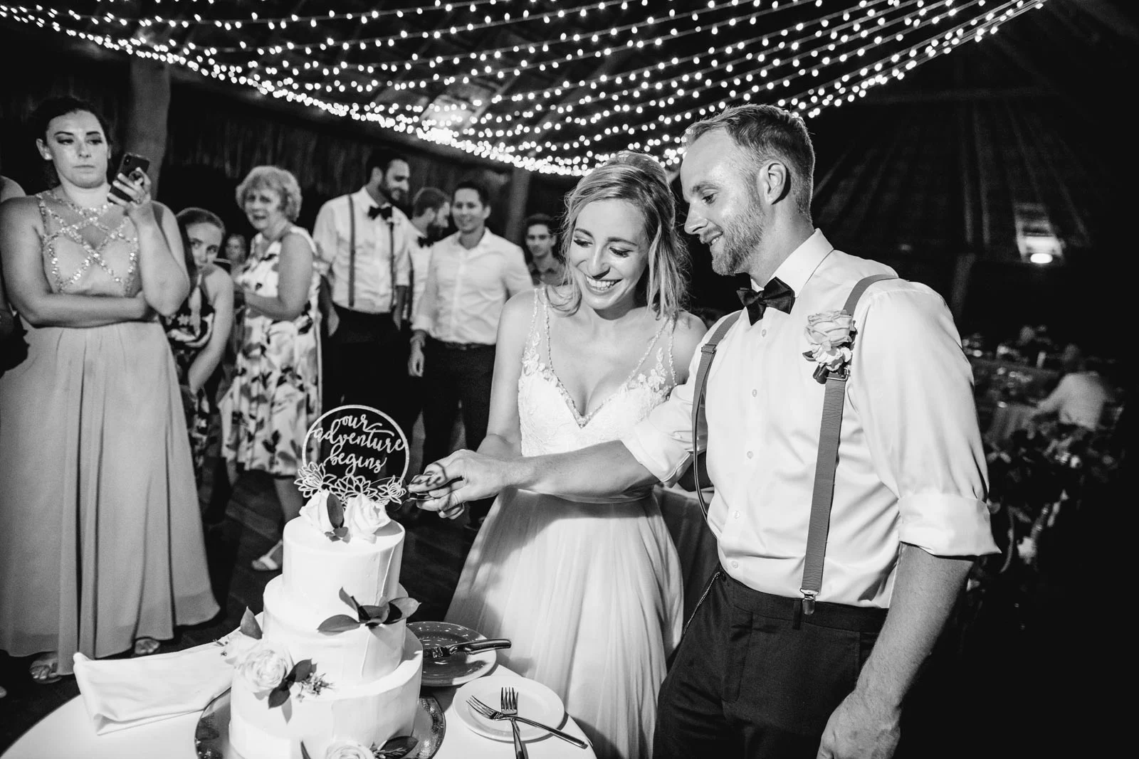 background-and-lighting-for-cake-cutting-photos