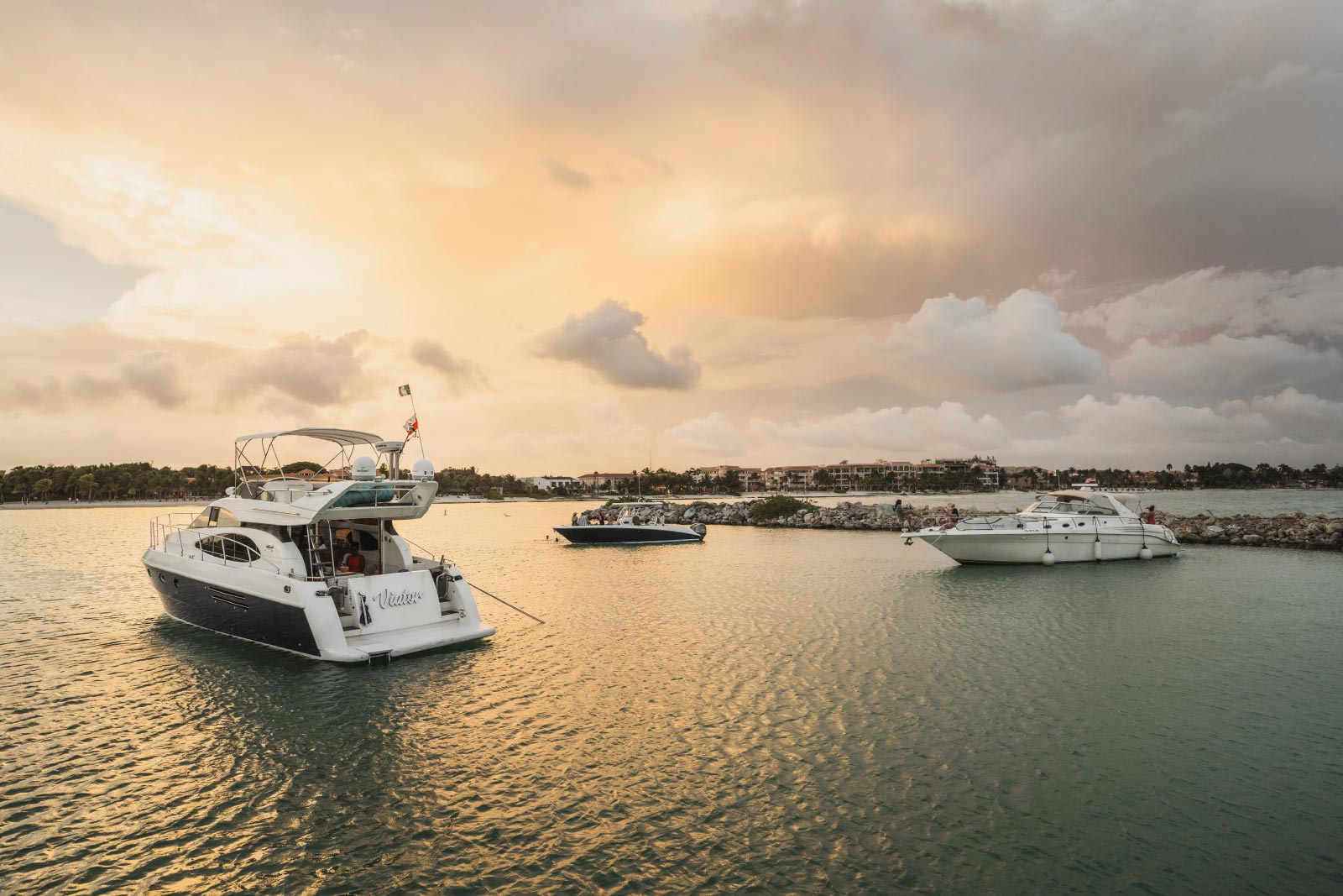 catamaran-yacht