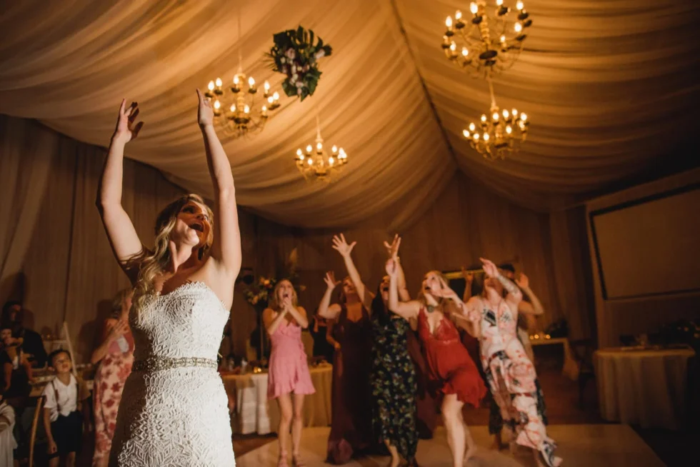 Perfecting the Bouquet Toss: Timed Shots in Cancun
