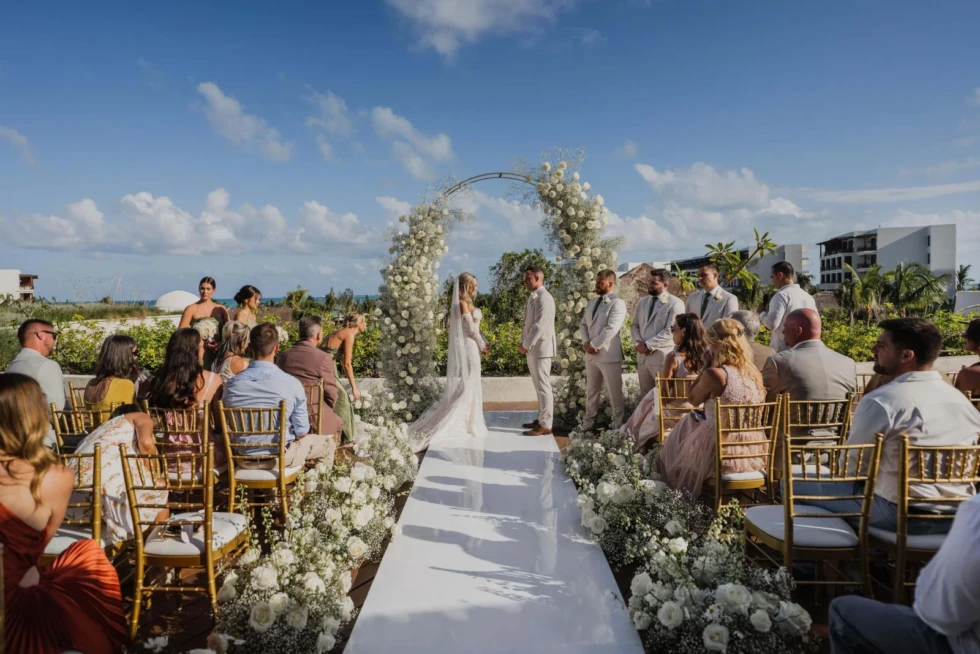 Best Tips for Wedding Flowers in Cancun