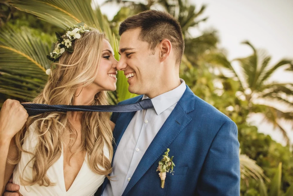 Pose without Posing in your Wedding Photos
